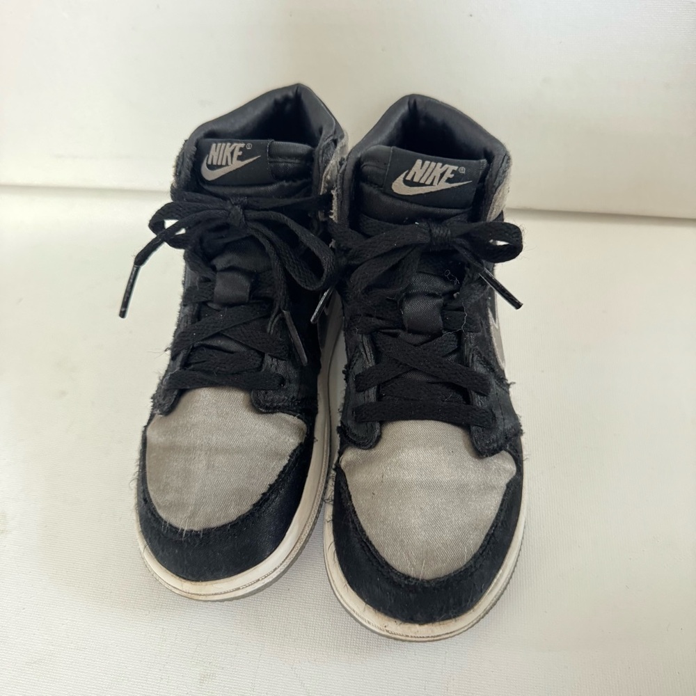 Toddler Nike Jordan 1 Retro High OG Satin Shadow Sneakers silver/black Size 10 - Picture 4 of 16